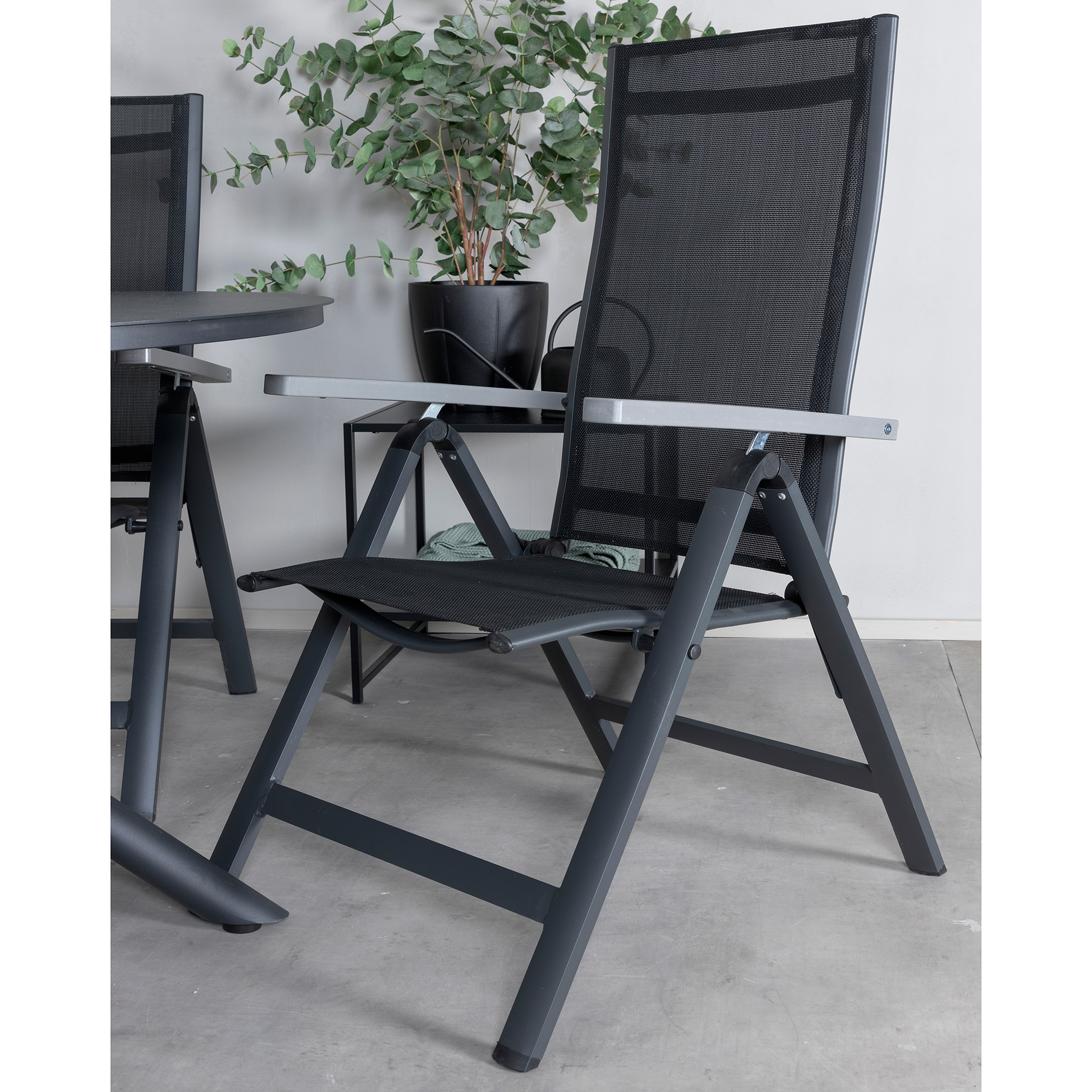 Matgrupp Venture Home Ande med 4 Laby Matstolar