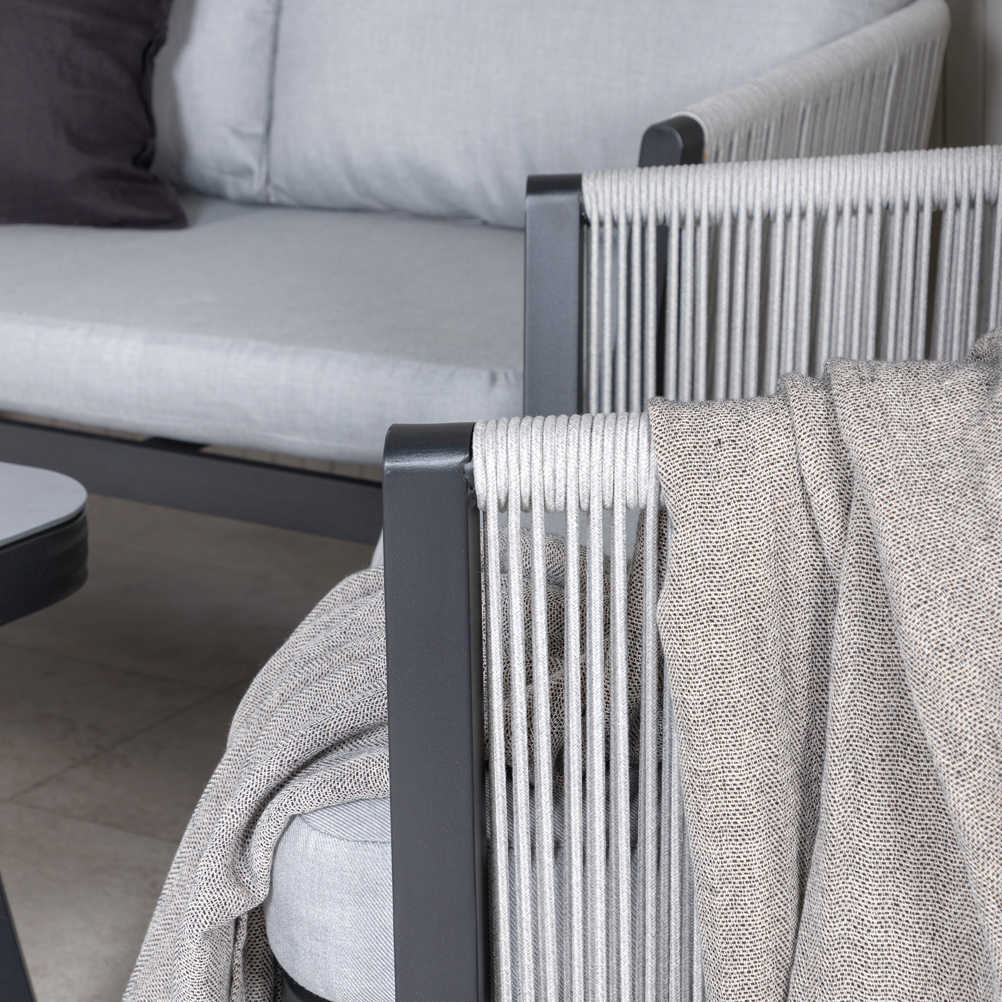 Virya Lounge set (3+2+1) BLACK alu / Grey rope / grey cushio Svart/Grå