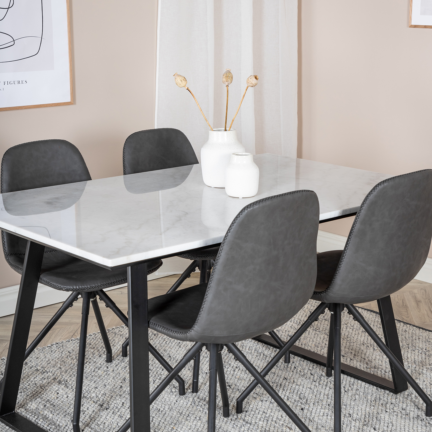 Matgrupp Venture Home Estelle 140 med 4 Pobbie Snurrfunktion Stolar Konstläder