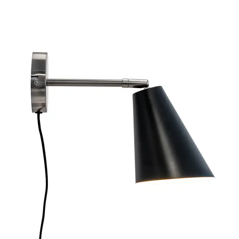 Vägglampa Dyberg Larsen Oswald
