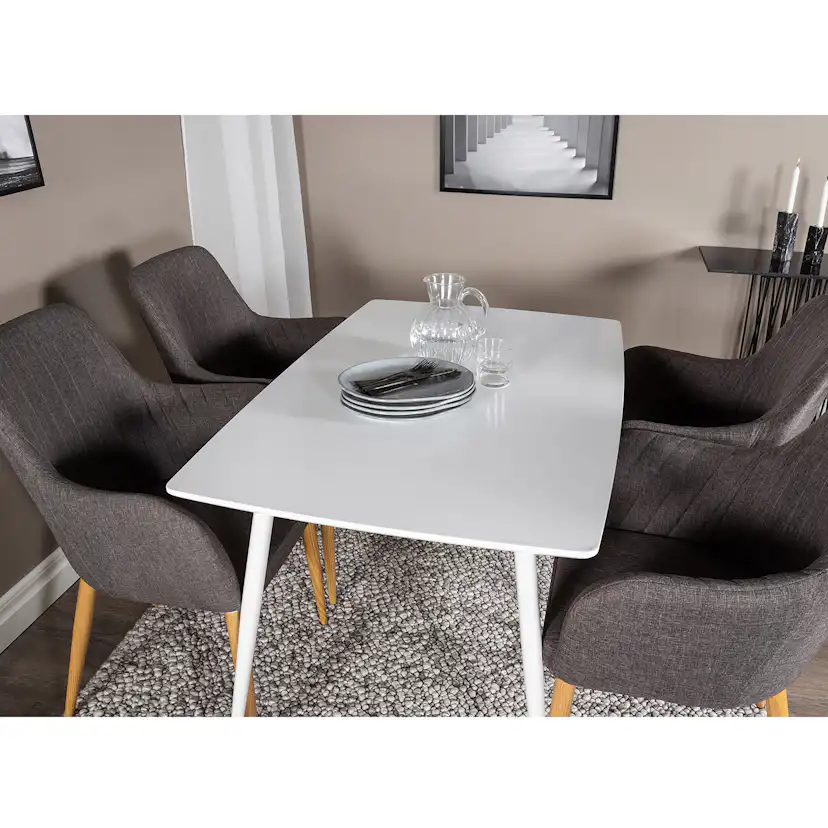 Matgrupp Venture Home Pobbie med 4 Corina Stolar