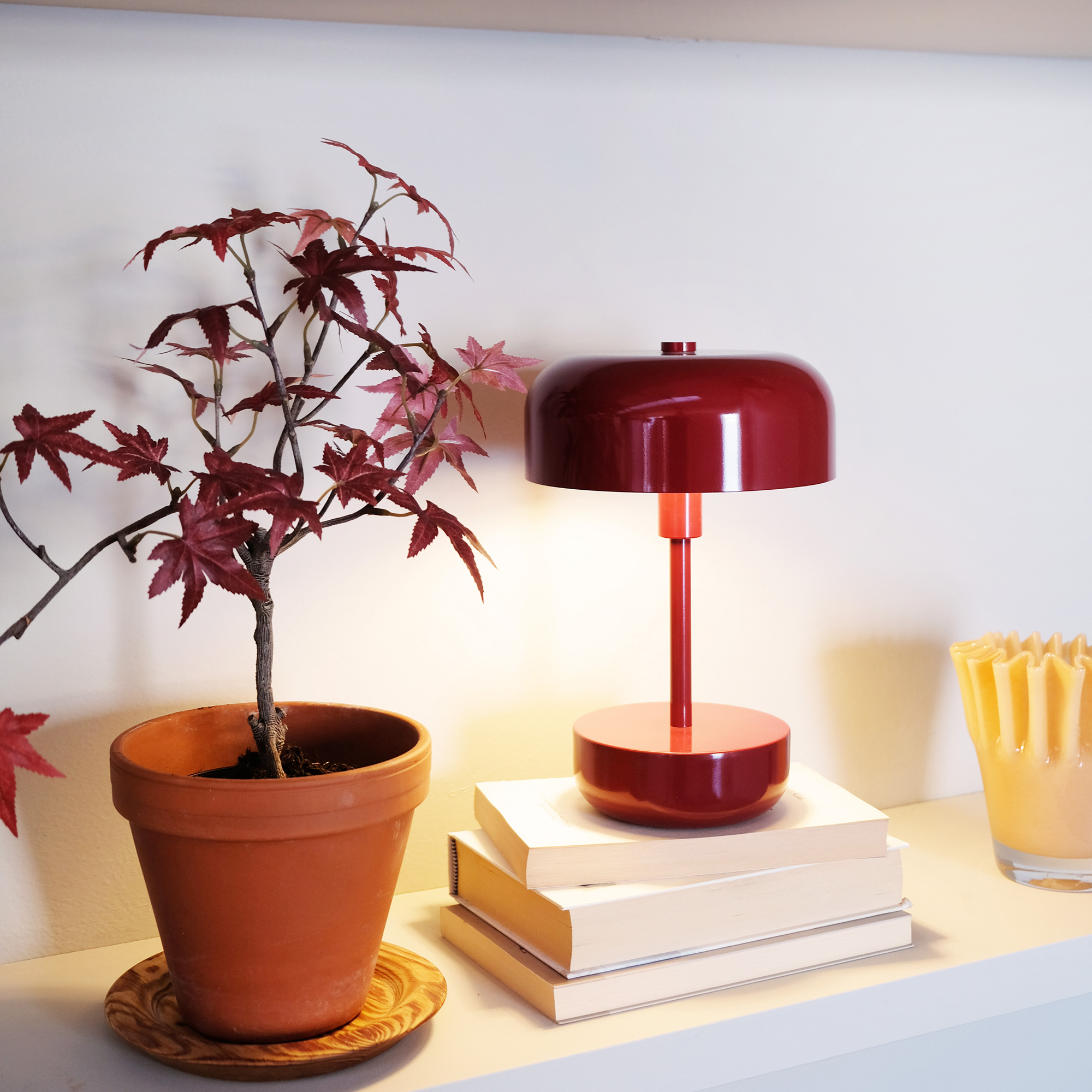 Portabel Bordslampa Dyberg Larsen Haipot LED Uppladdningsbar Röd
