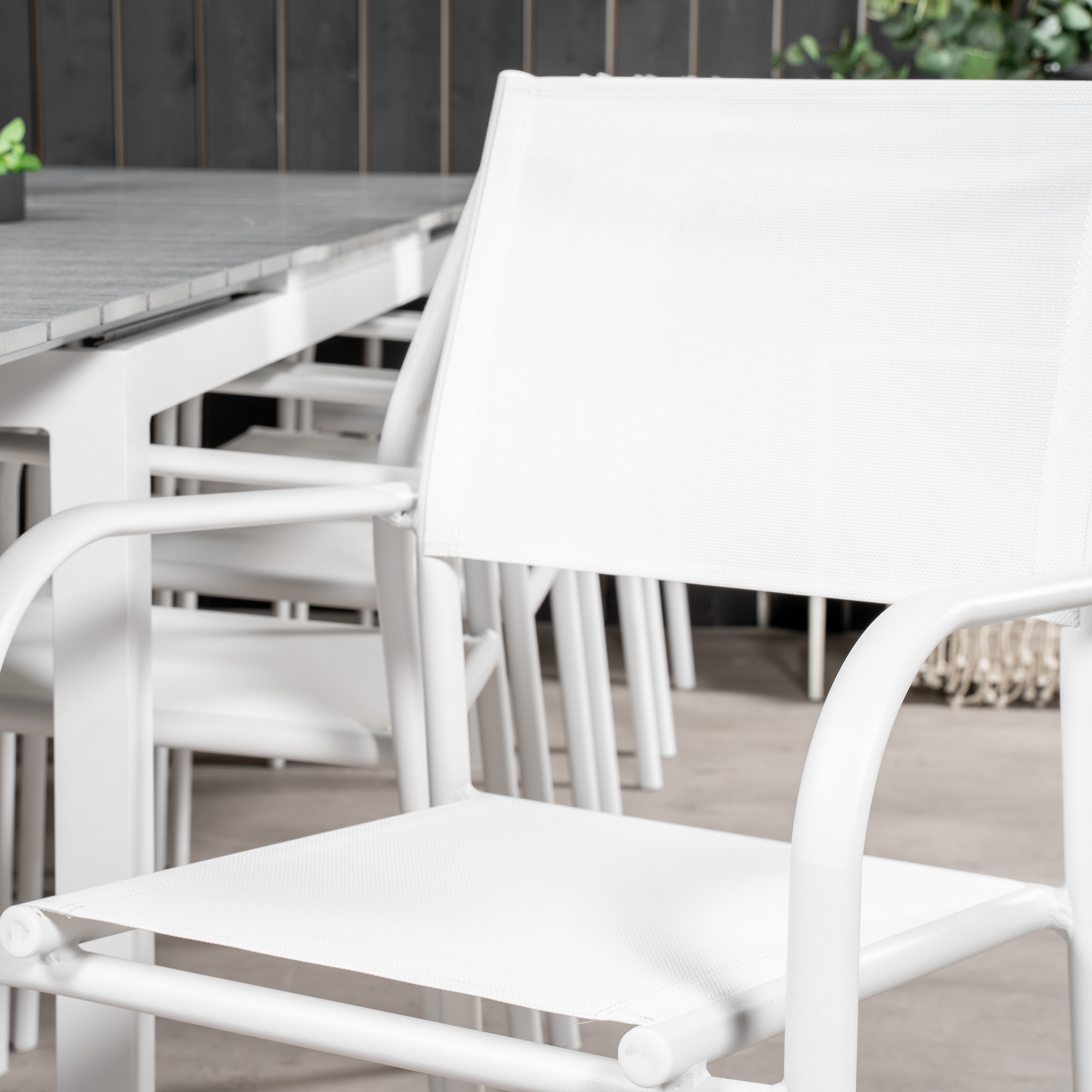 Levels Dining Table 224/324*100 - White Alu / Grey Aintwood Vit/Grå