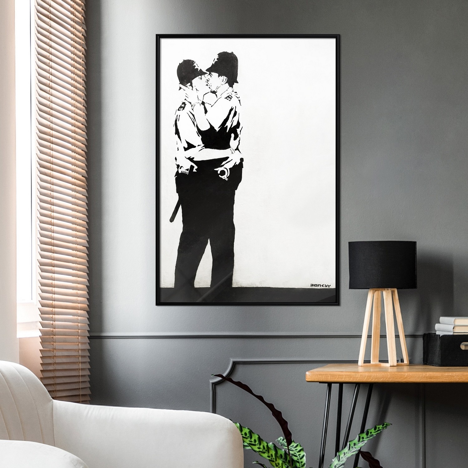Affisch - Policemen Kissing [Poster] 40x60 Svart ram, 40x60 cm