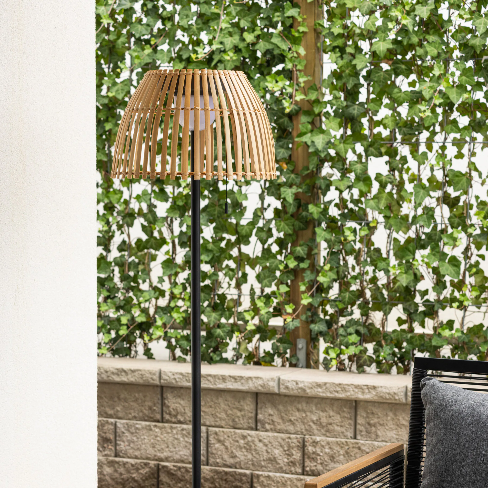 Solcellslampa Venture Home Mabis Ø40