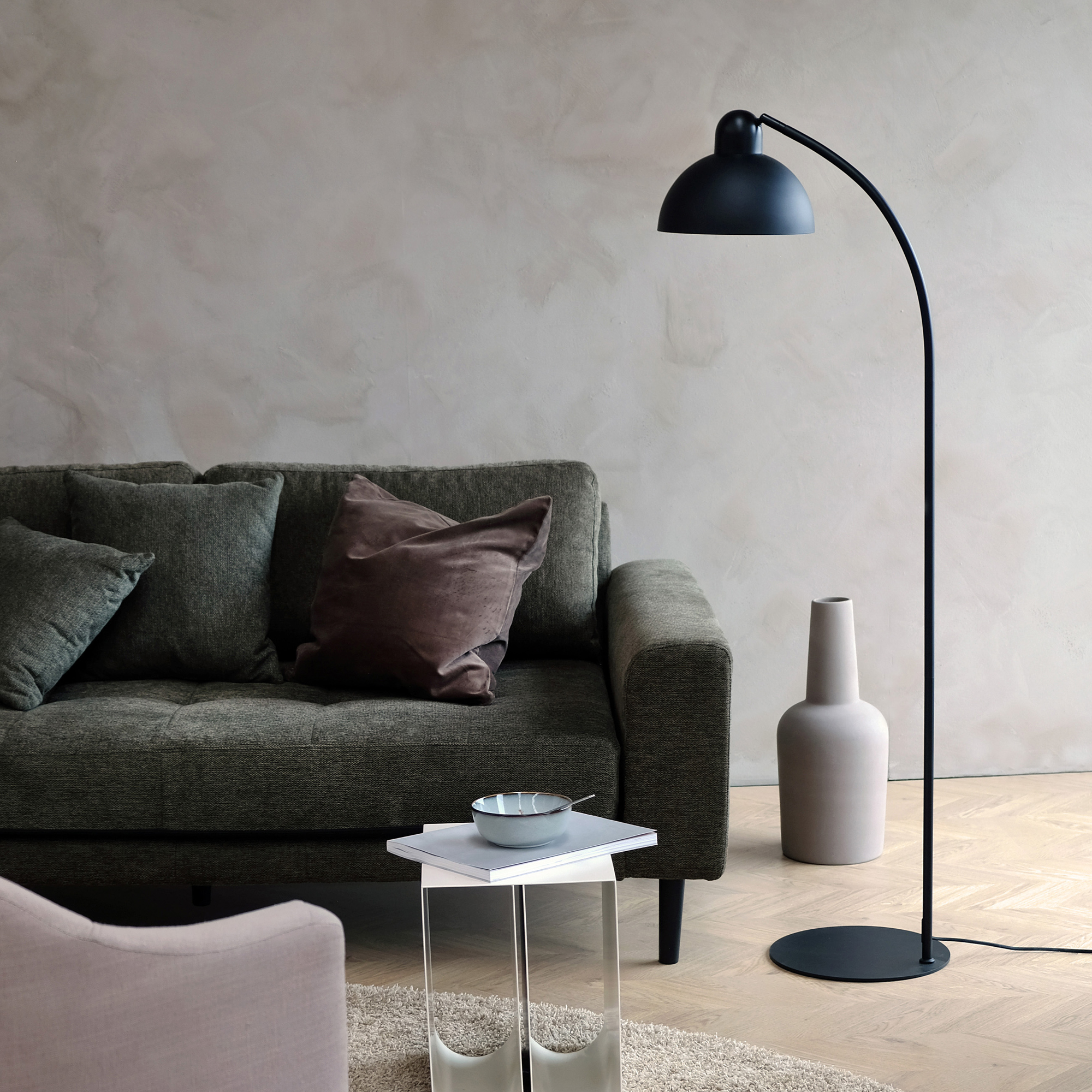 Golvlampa Dyberg Larsen Eric Svart