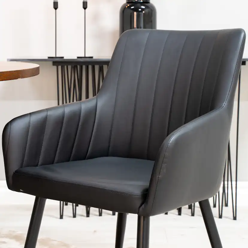 Matgrupp furniture/fashion Copenhagen med 4 Corina Stolar