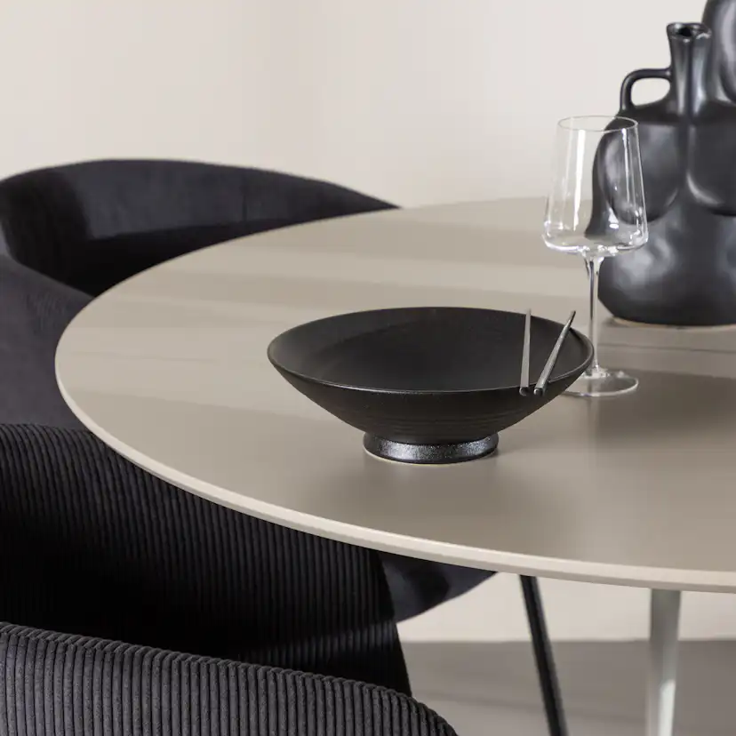 Matgrupp Venture Home Plaza Ø120 med 4 st Berit Stolar