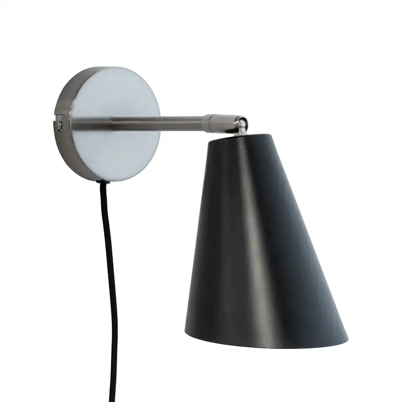 Vägglampa Dyberg Larsen Oswald