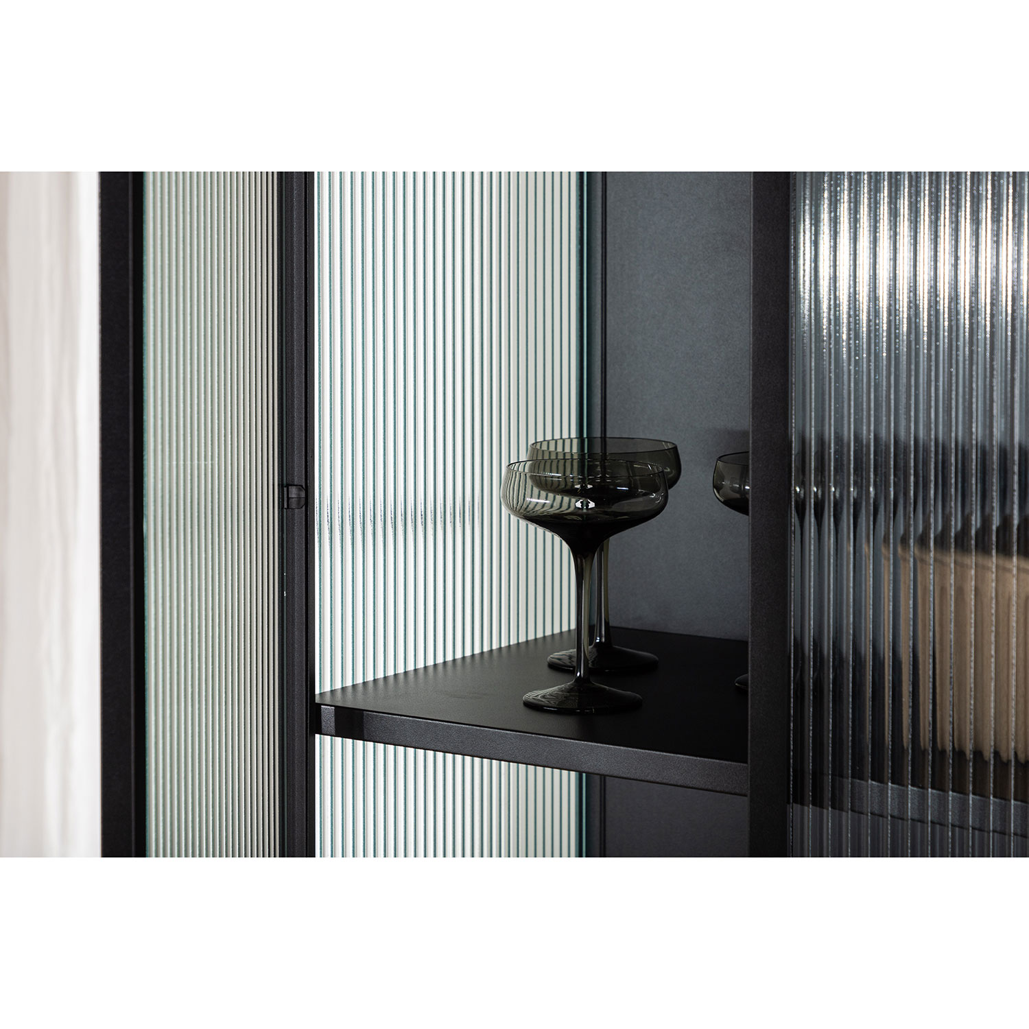 Vitrinskåp Venture Home Garis Svart Stål 160cm