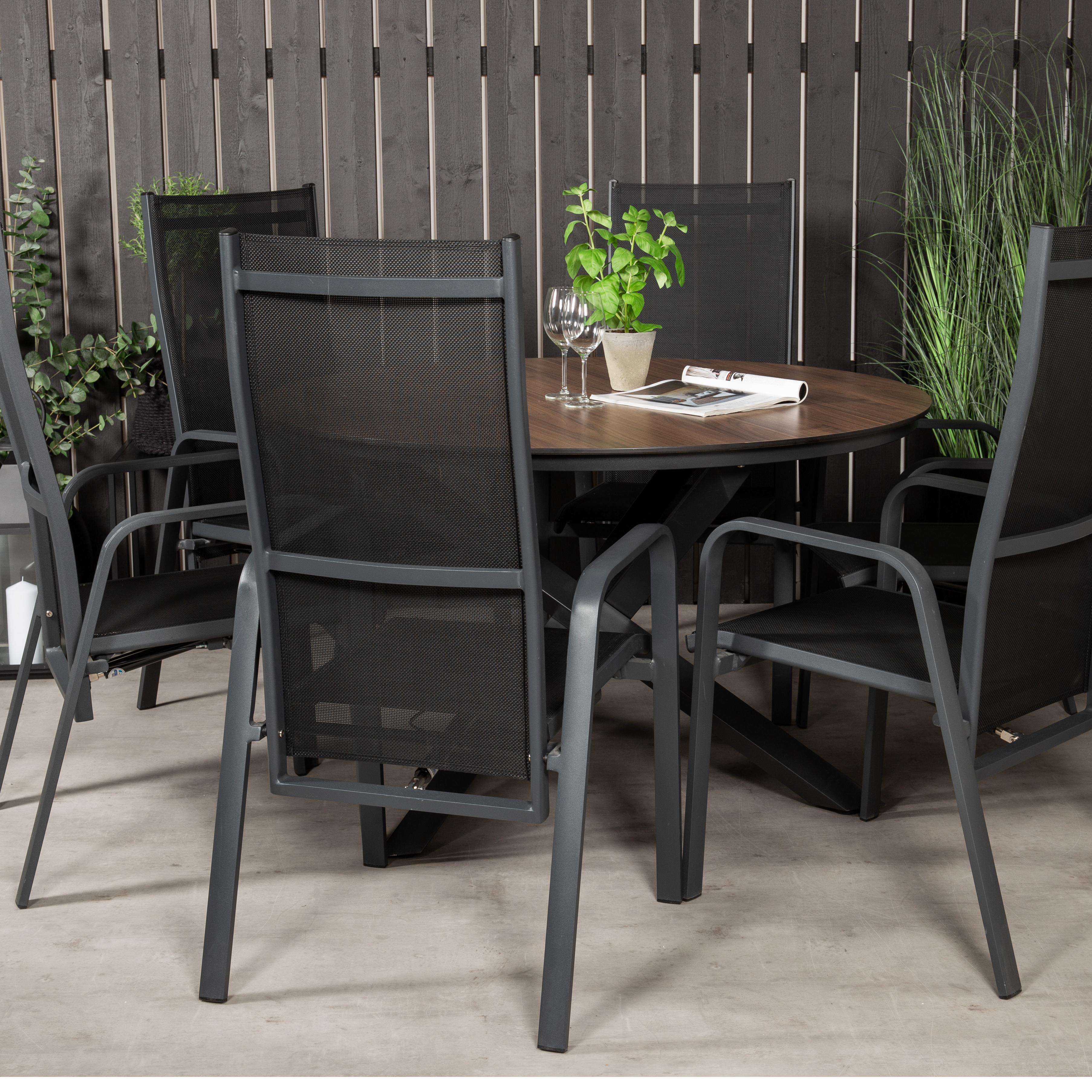Matgrupp Venture Home Lea Ø 120 med 6 Copacabana Stolar
