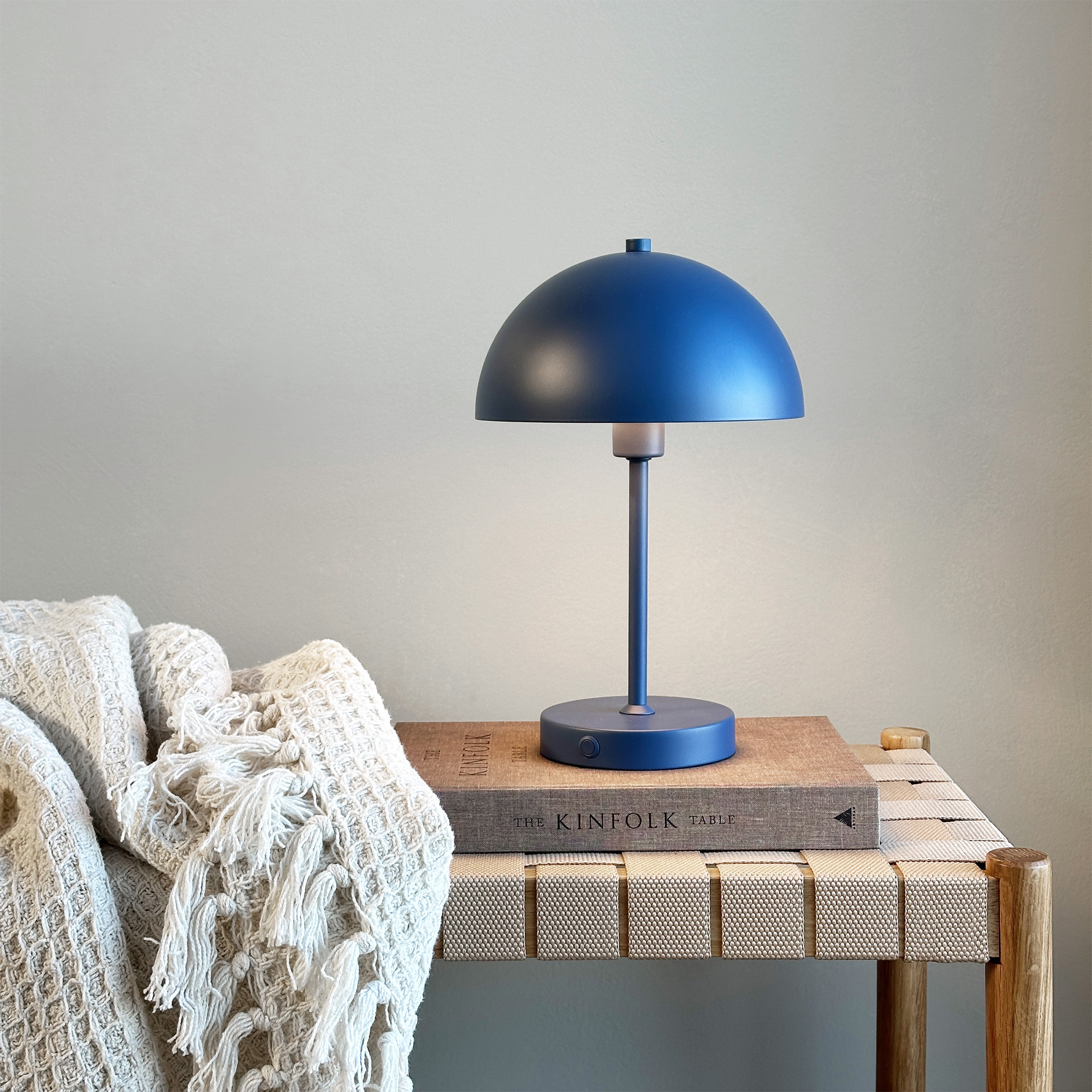Portabel Bordslampa Dyberg Larsen Stockholm LED Uppladdnings Blå