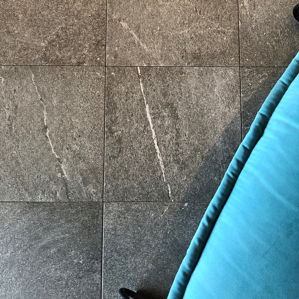 Klinker Lhådös Saga 33x33 cm Antracit