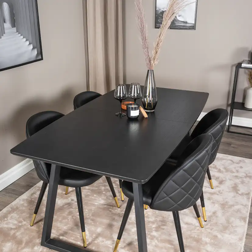 Matgrupp Venture Home Ina med 4 Valentina Stolar Konstläder