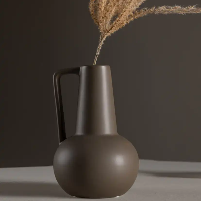 Lane Vase - Matte Brown - 15*15*22cm Svart
