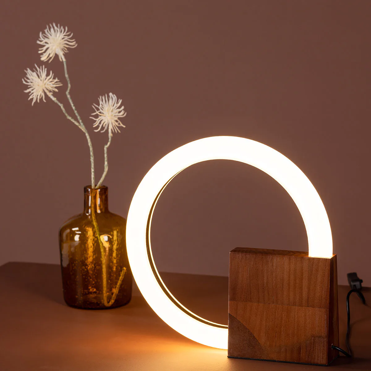 Bordslampa Venture Home Brive