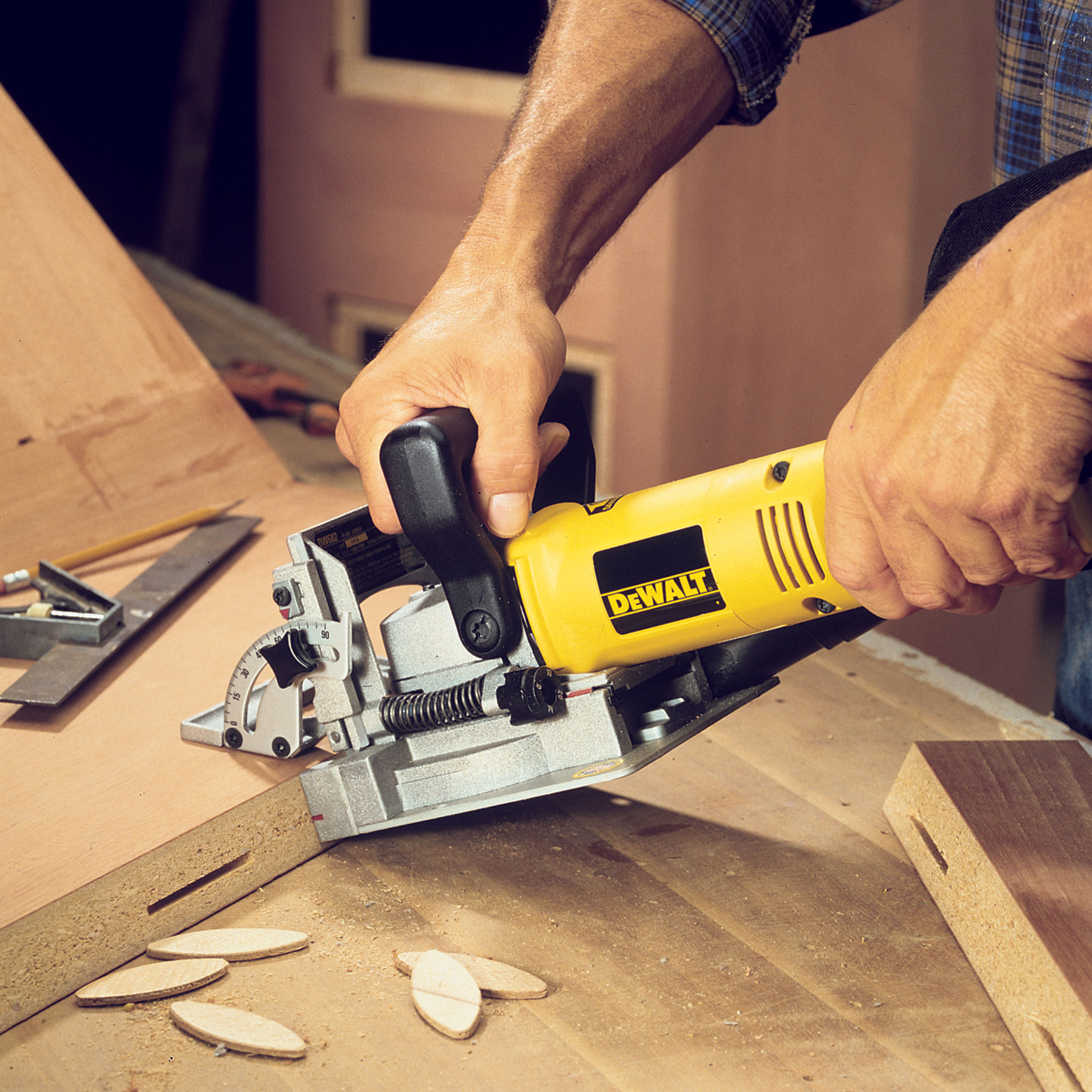 Lamellfräs Dewalt DW682K-QS 230 V