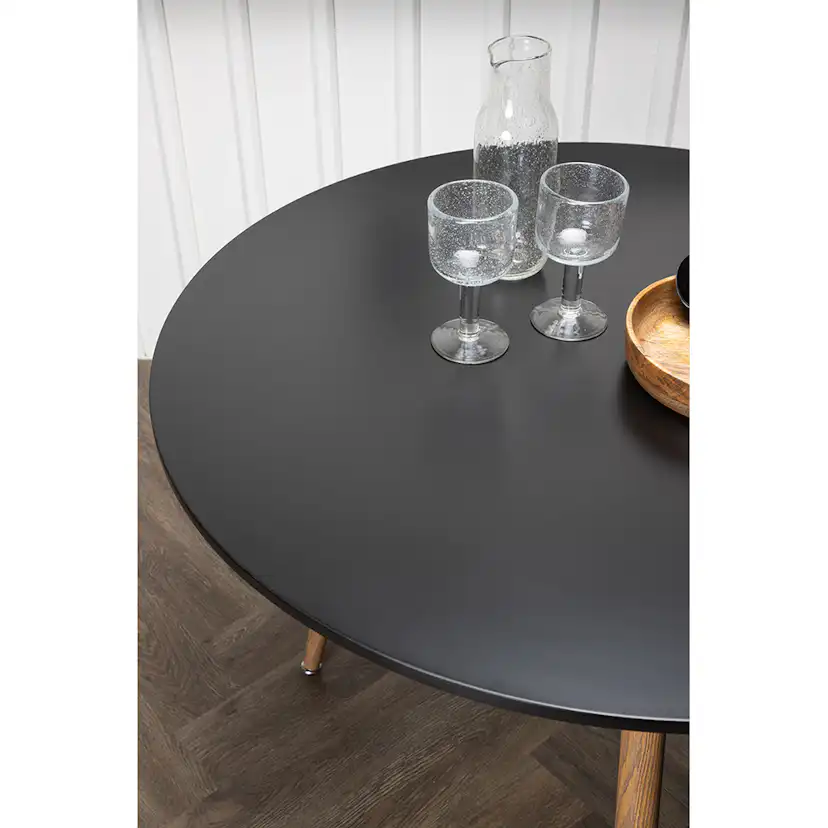 Svart