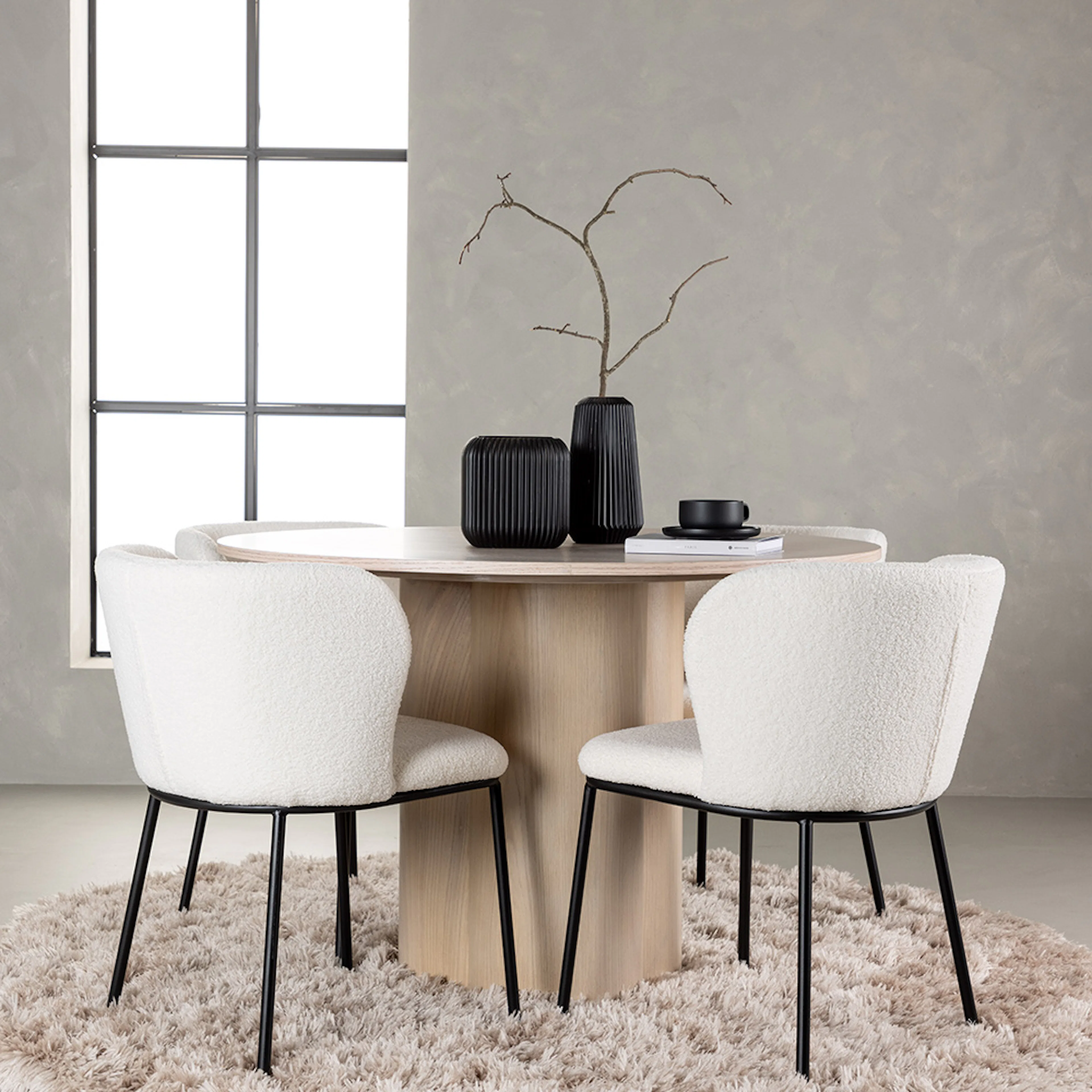 Matgrupp Venture Home Olivia Ø110 cm med 4 st Edina stolar Vit