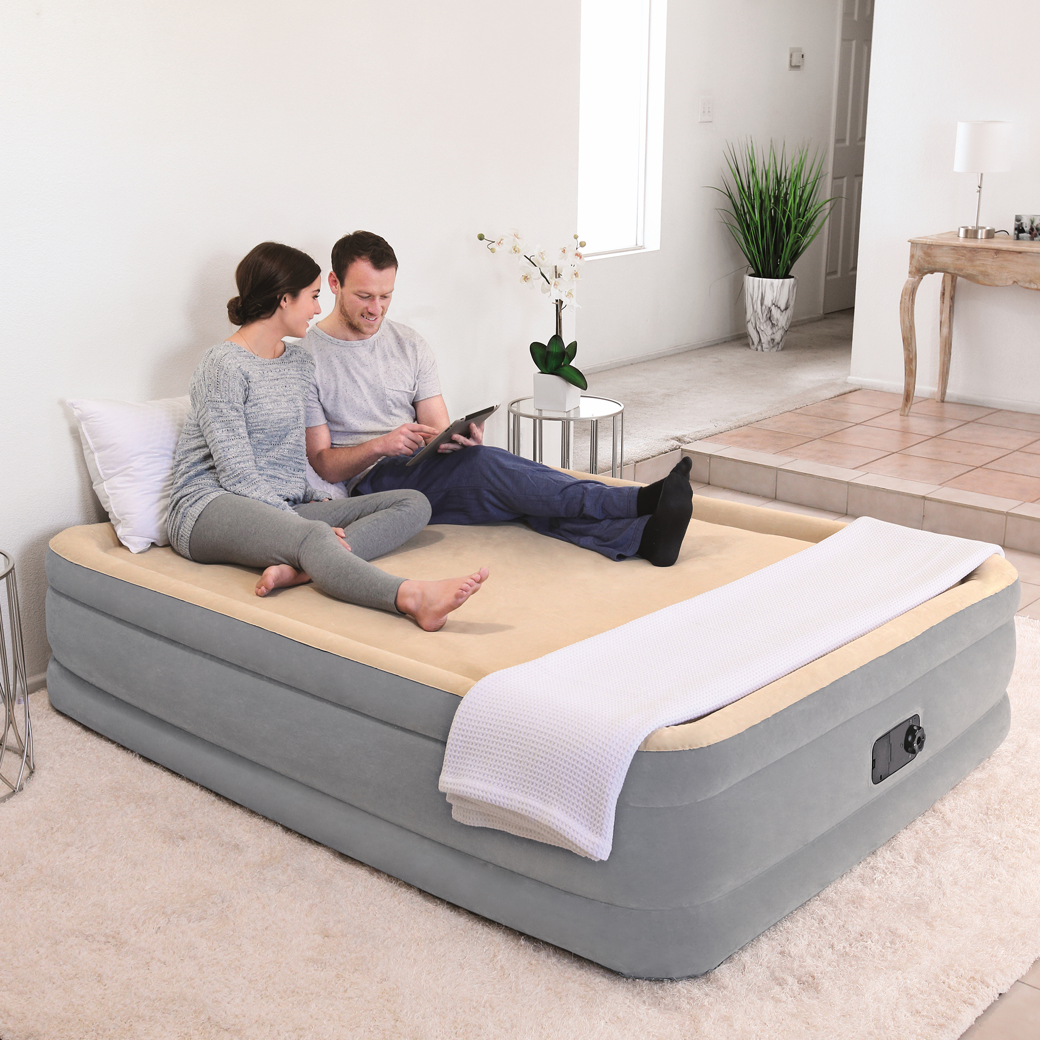 Uppblåsbar Dubbelsäng Bestway Hög Inbyggd Pump Tritech Queen Airbed 2 Personer