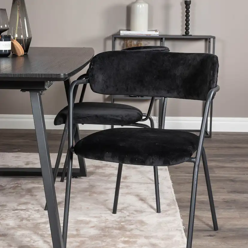 Matgrupp Venture Home Ina med 4 Aris Stolar Sammet