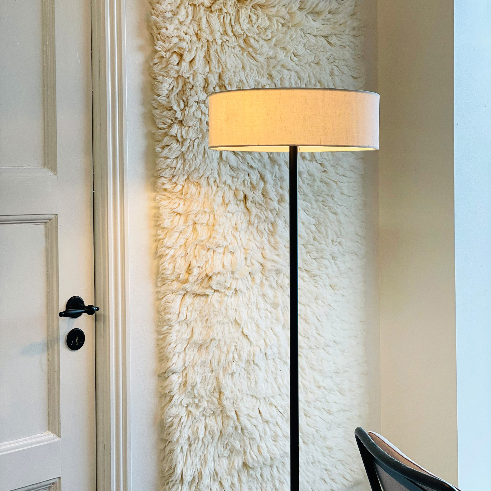 Golvlampa Dyberg Larsen Calix