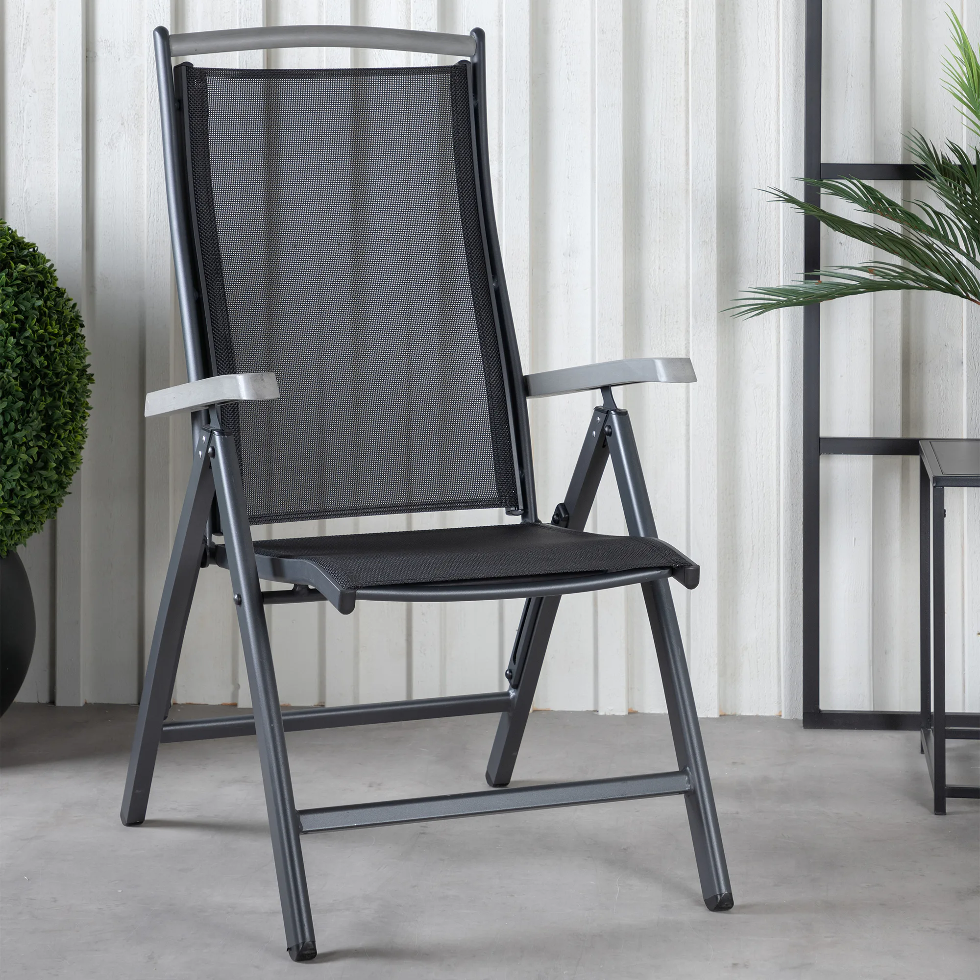 Albany 5:pos Stol - Svart Aluminium/svart textilene/aintwood Svart