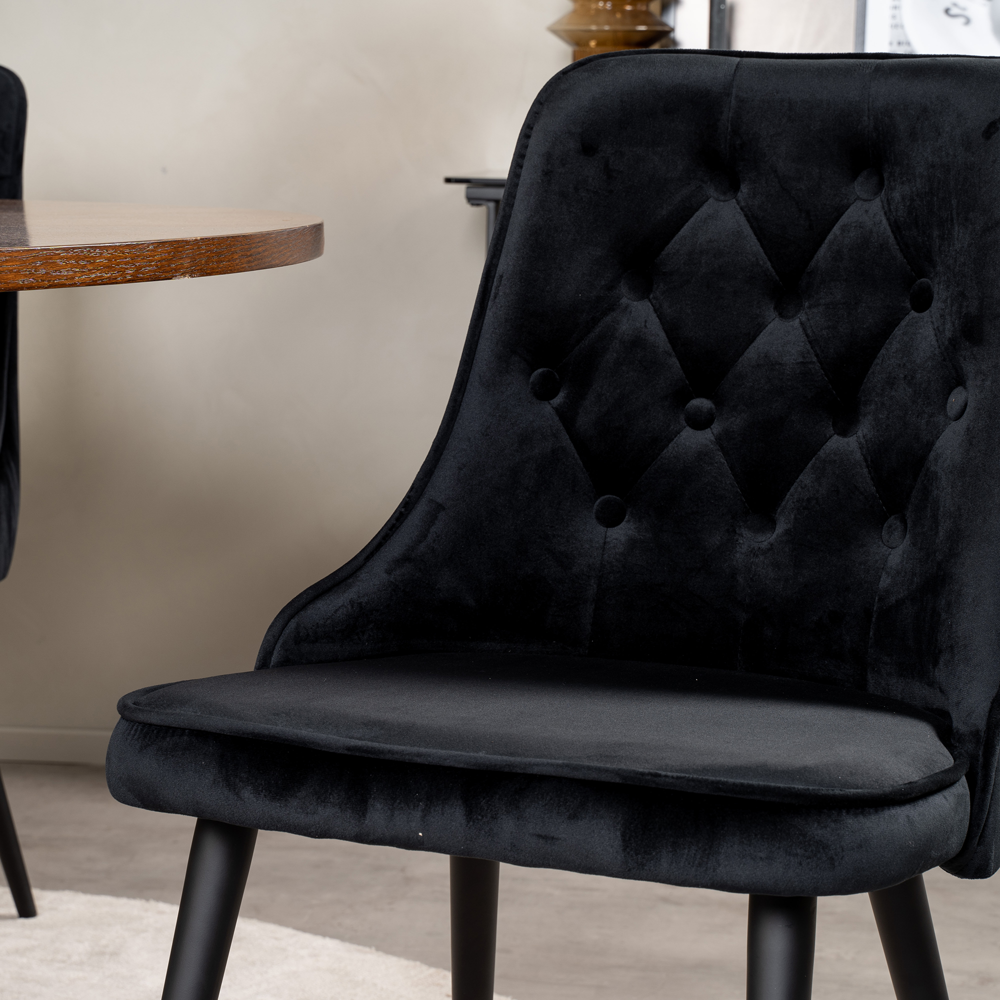 Matgrupp furniture/fashion Copenhagen med 4 Vera Stolar