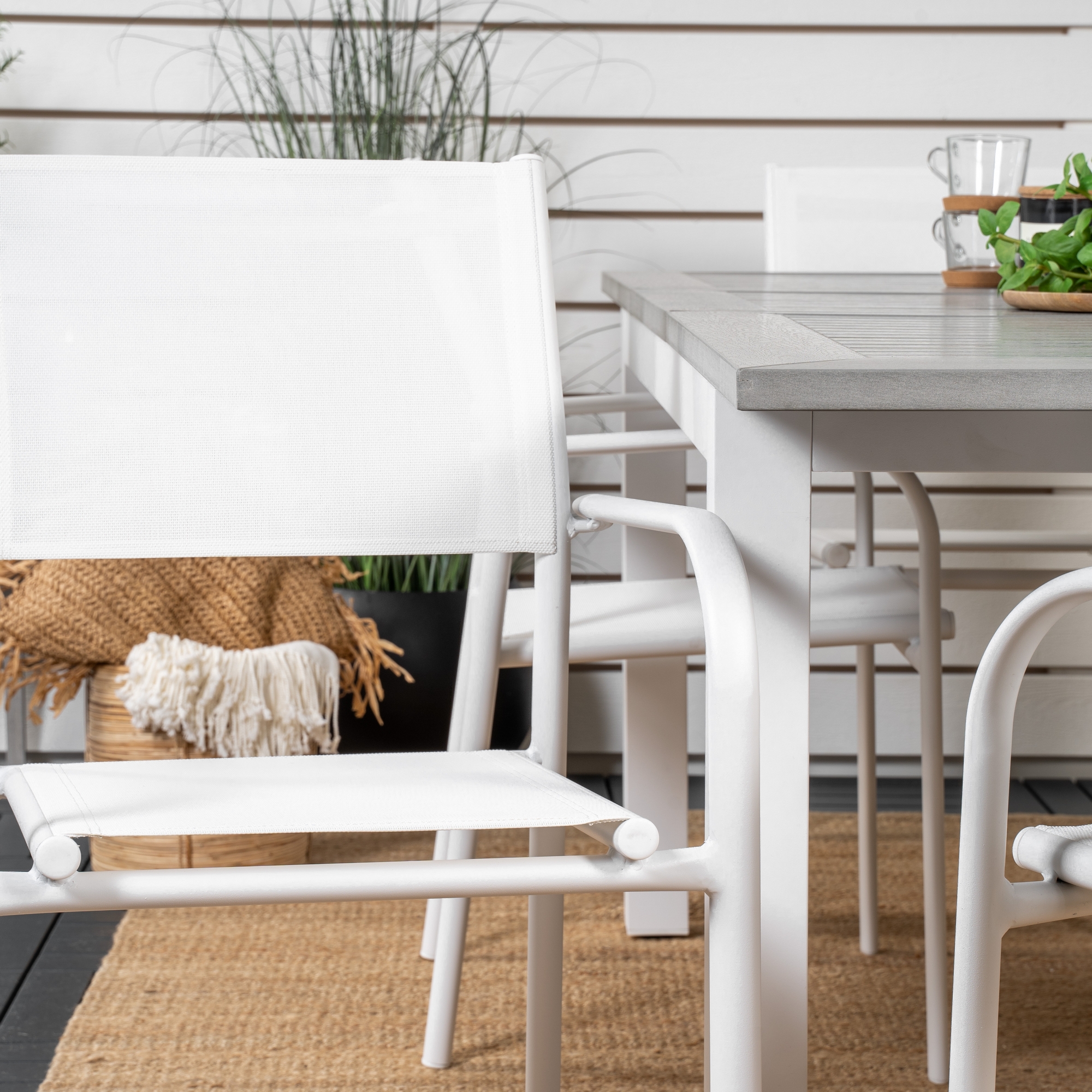 Matgrupp Venture Home Aleyna 152/210 med 6 Siri Karmstolar