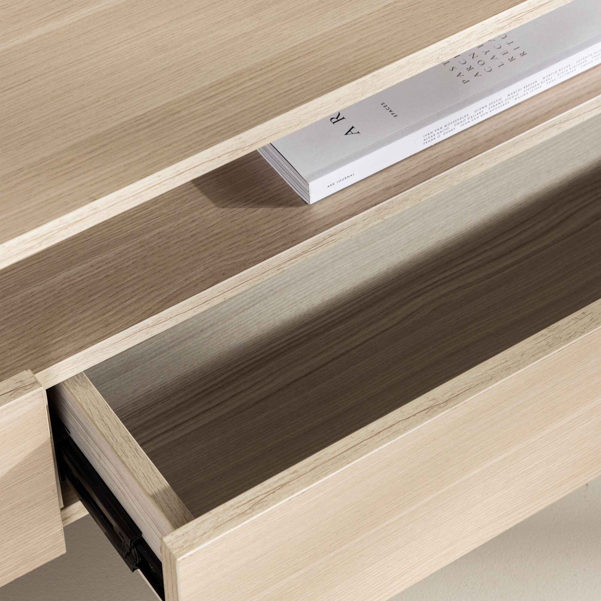 Navarra  TV Bench  - Matte black / Whitewash Vitpigmenterad Ek