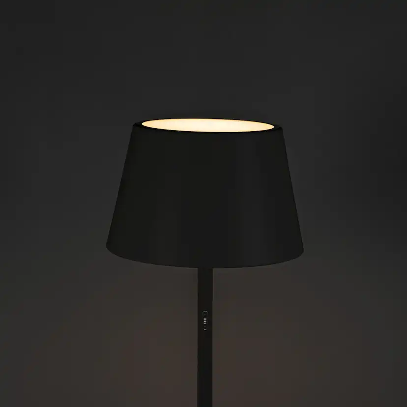 Golvlampa Gnosjö Konstsmide Pomezia USB