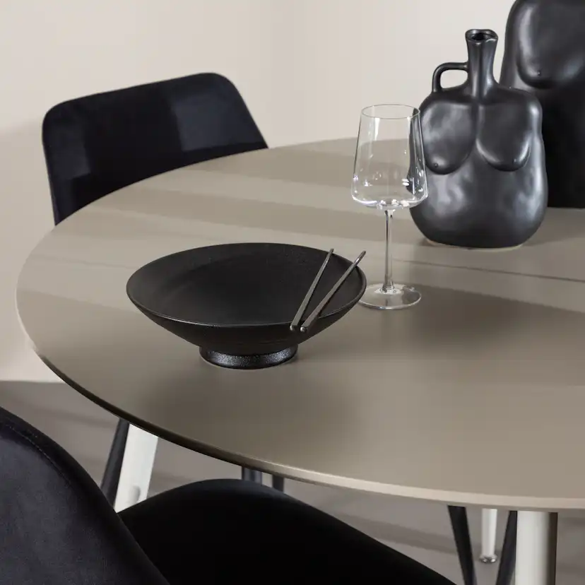 Matgrupp Venture Home Plaza Ø120 med 4 st Night Stolar