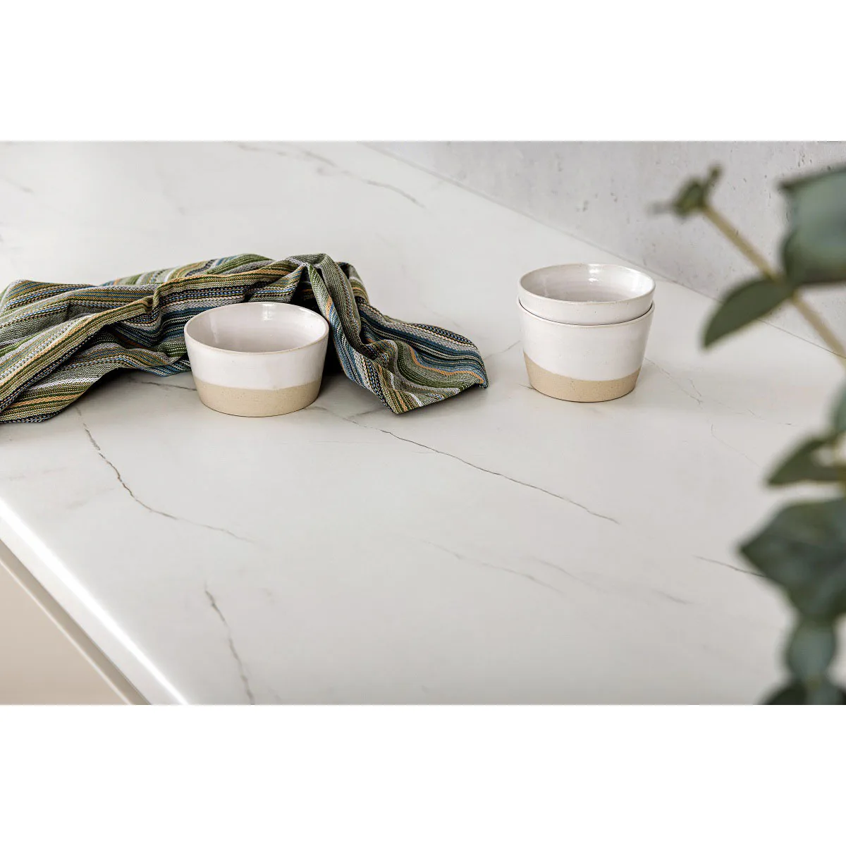 Bänkskiva Wilsonart 28x610x3000 4909-EM Paros Marble