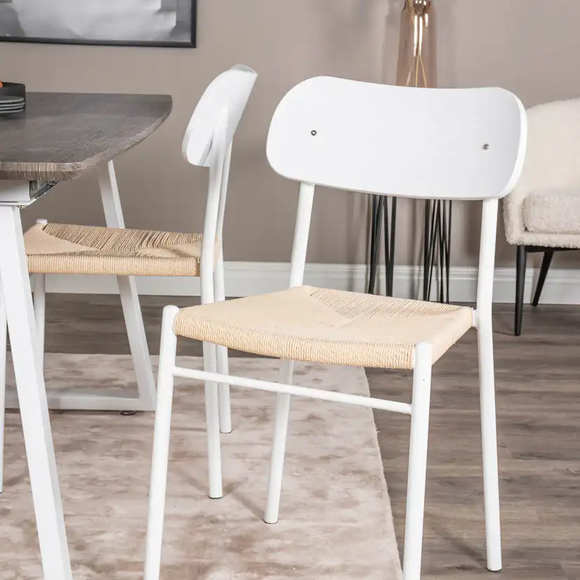 Matgrupp Venture Home Ina med 4 Peggy Stolar