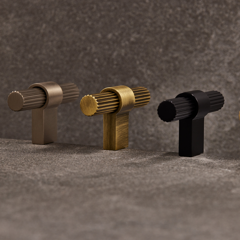 Knopp Beslag Design T Helix Stripe