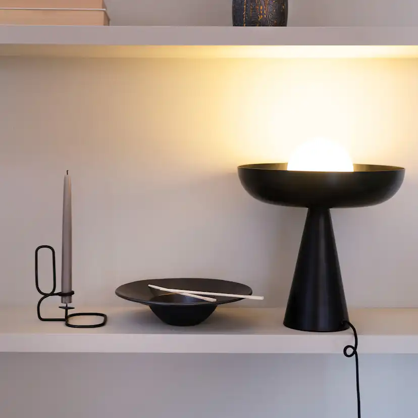 Bordslampa Dyberg Larsen Arch