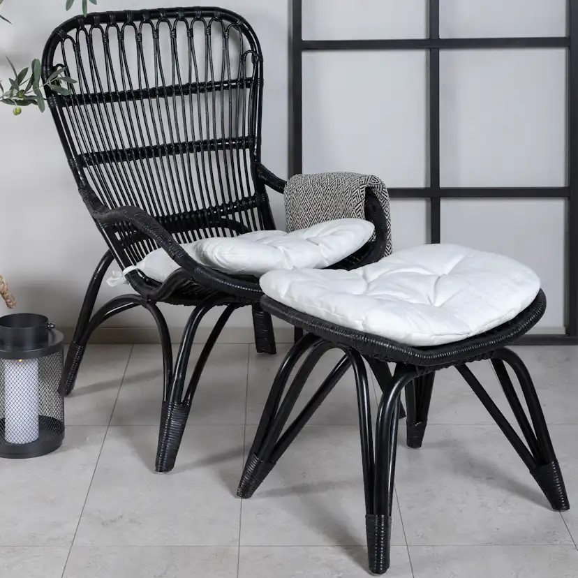 Ella Lounge Chair - BLACK rattan / Offwhite Cushion. inc. Ot Svart