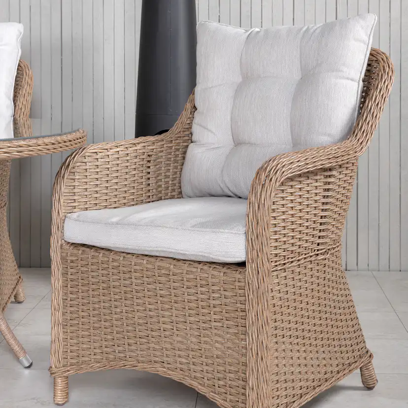 Matgrupp Venture Home Viken Rund med 4 Viken Stolar
