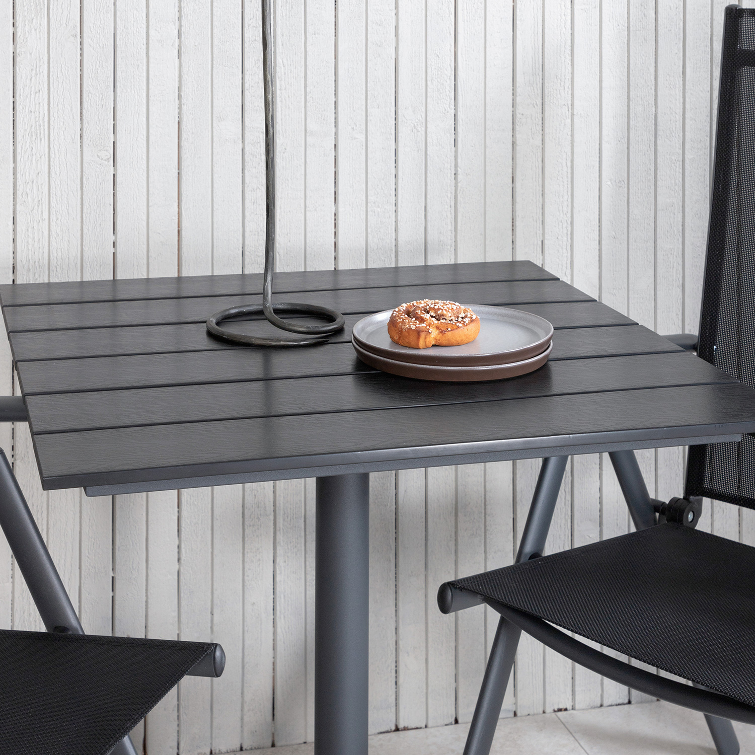 Cafégrupp Venture Home Canucks med 2 Bront Stolar