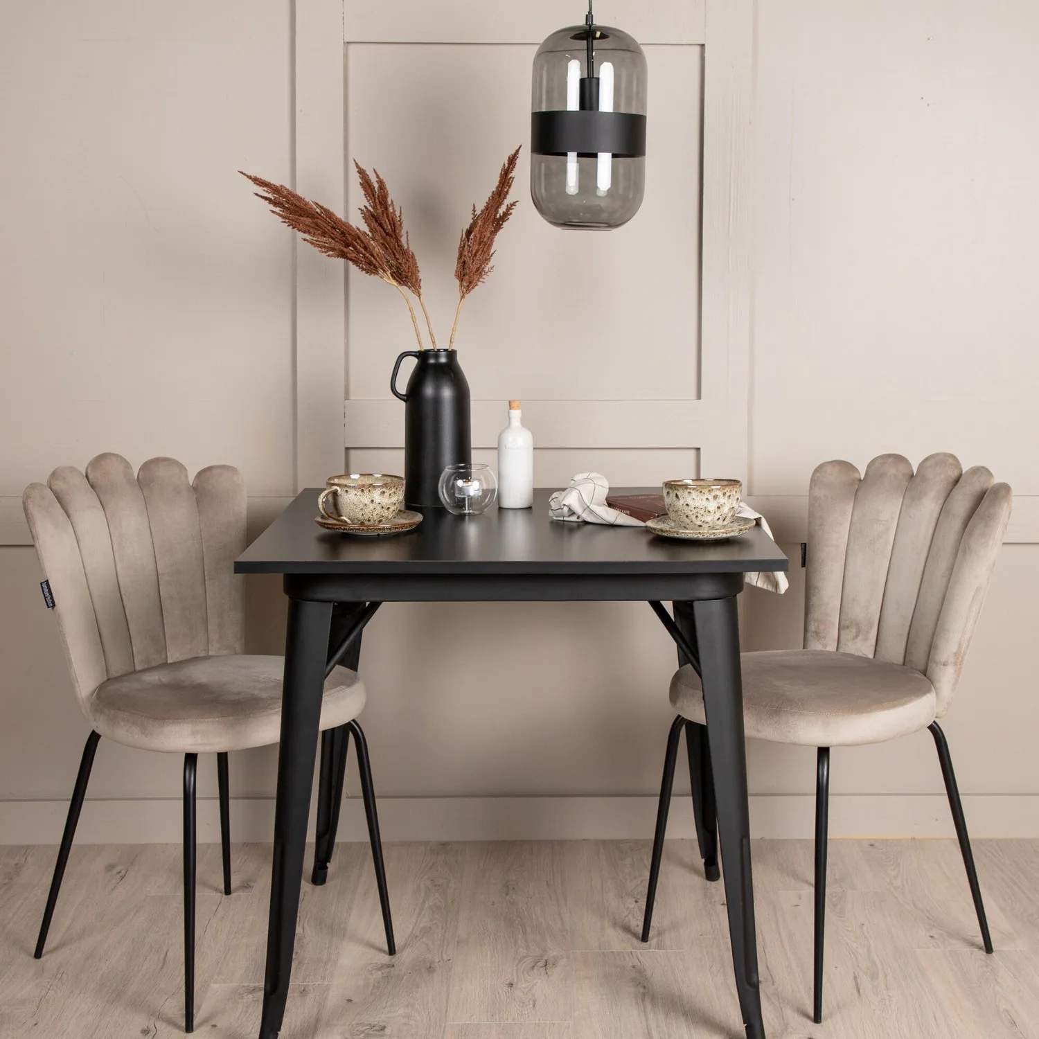Matgrupp Venture Home Tempe med 2 Limhamn Light Stolar