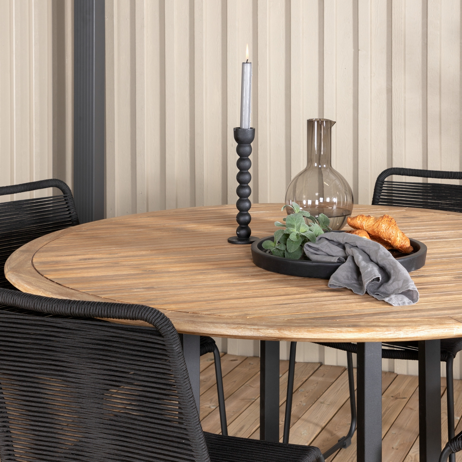 Matgrupp Venture Home Zurc med 4 Lumi Stapelbara Matstolar