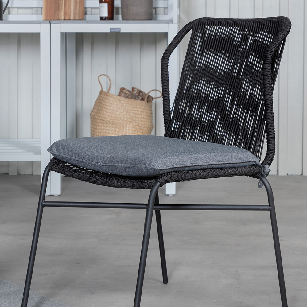 Matgrupp Venture Home Lova med 4 Jefferson Stapelbara Matstolar