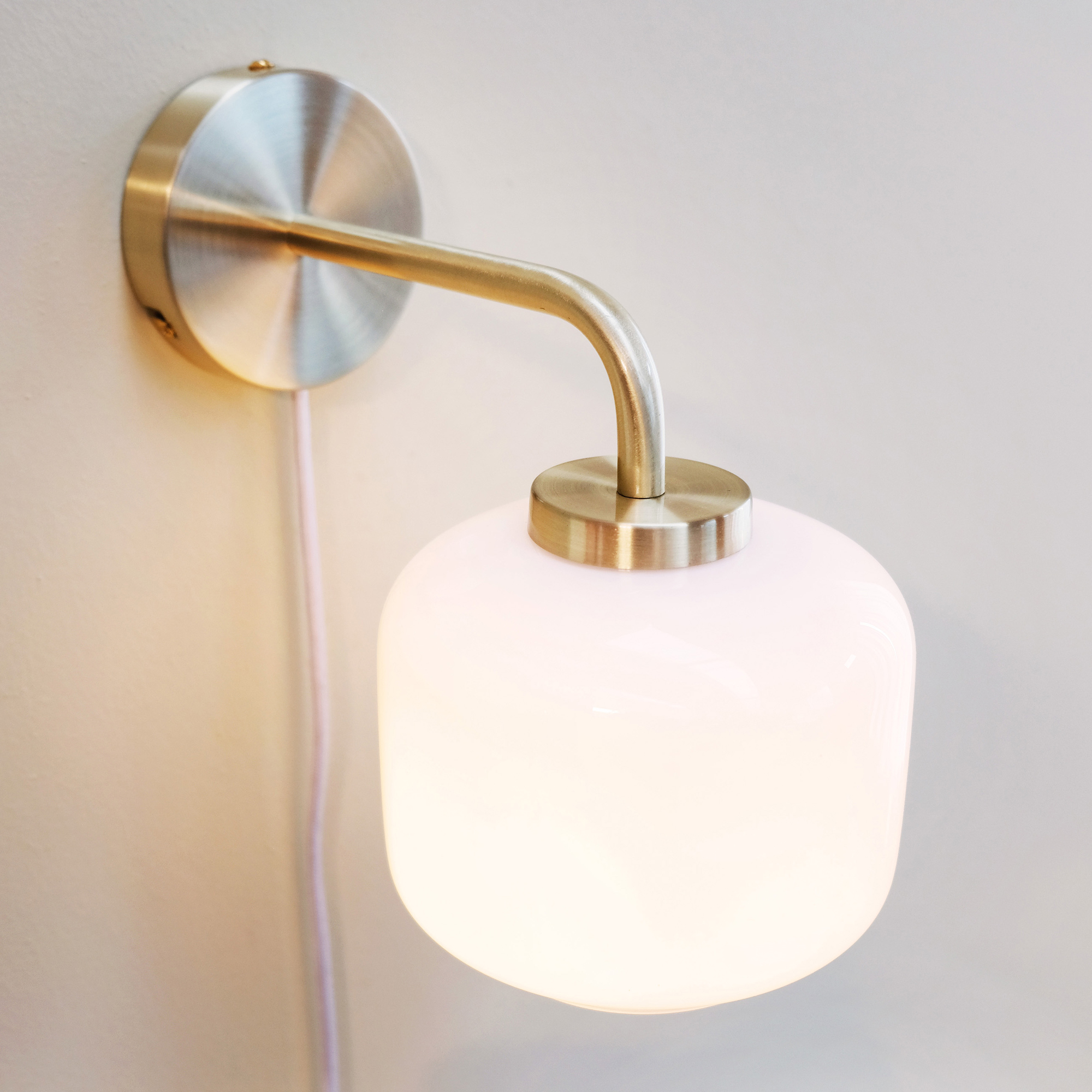 Vägglampa Dyberg Larsen Arp D15