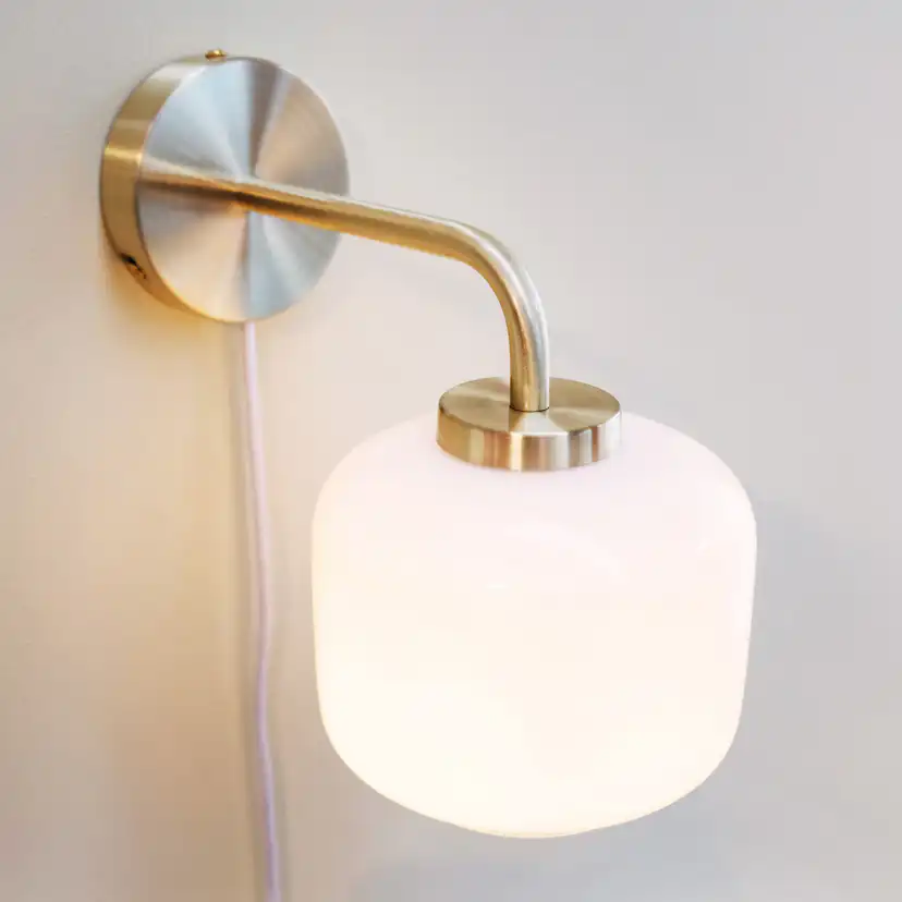 Vägglampa Dyberg Larsen Arp D15