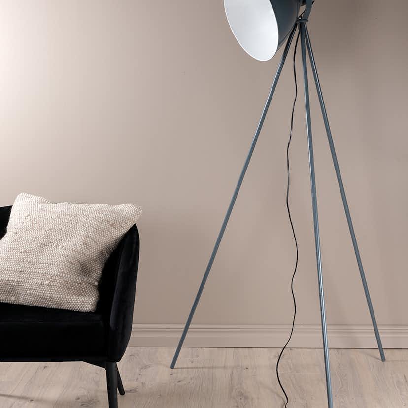 Golvlampa Venture Home Tiv