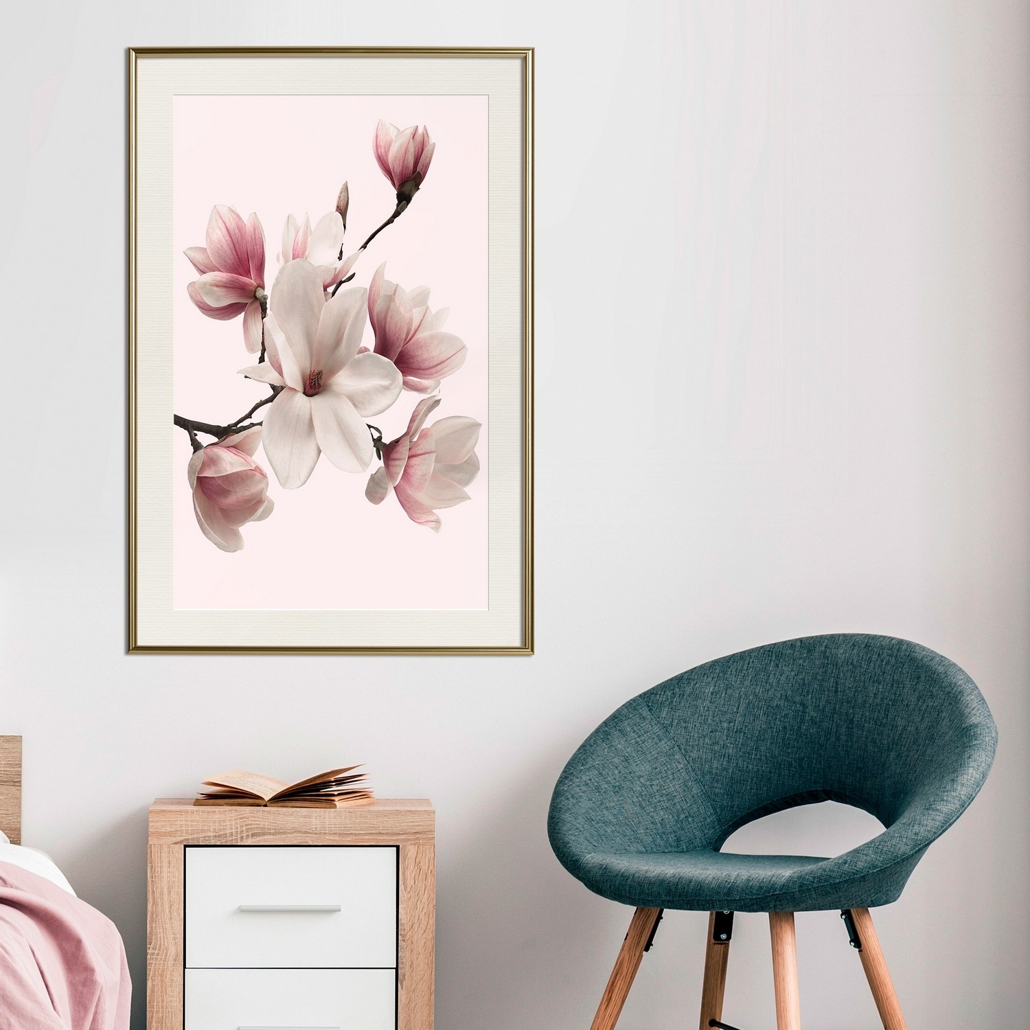 Affisch - Delicate Magnolias [Poster] 30x45 Guld ram med passepartout, 30x45 cm