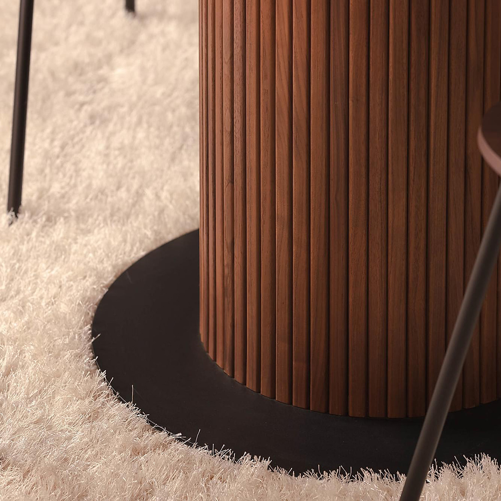 Matgrupp In Living Noira med 4 Stolar