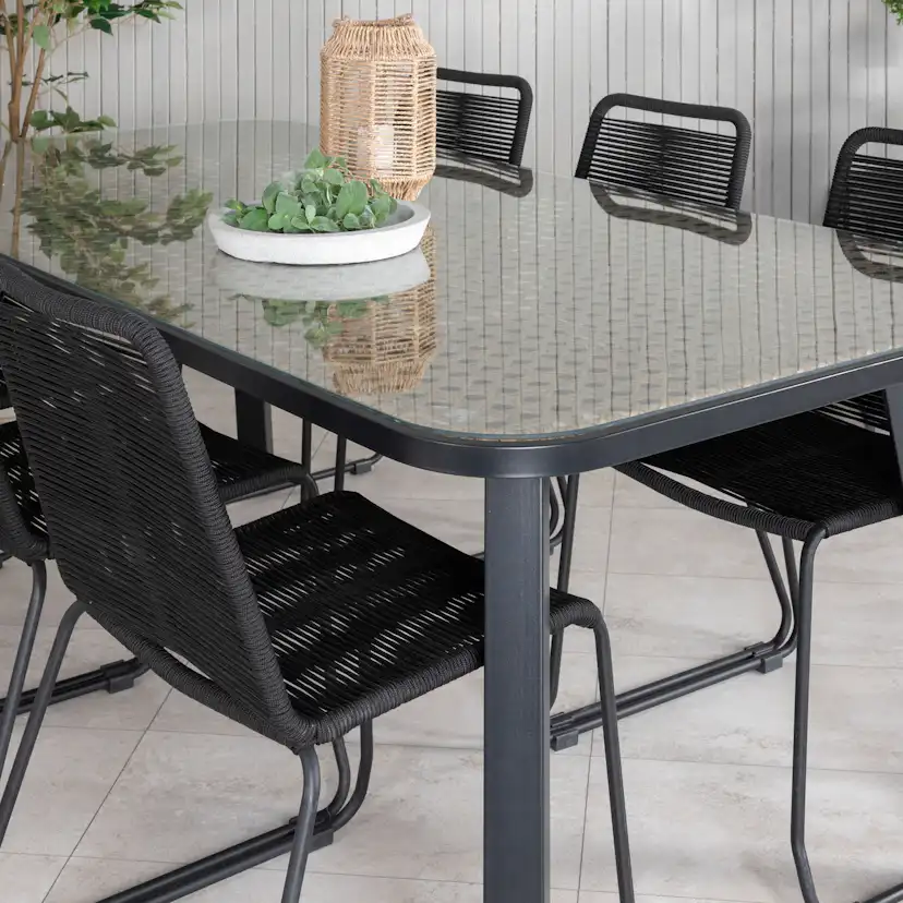 Matgrupp Venture Home Peoria med 6 Leon Stapelbara Matstolar
