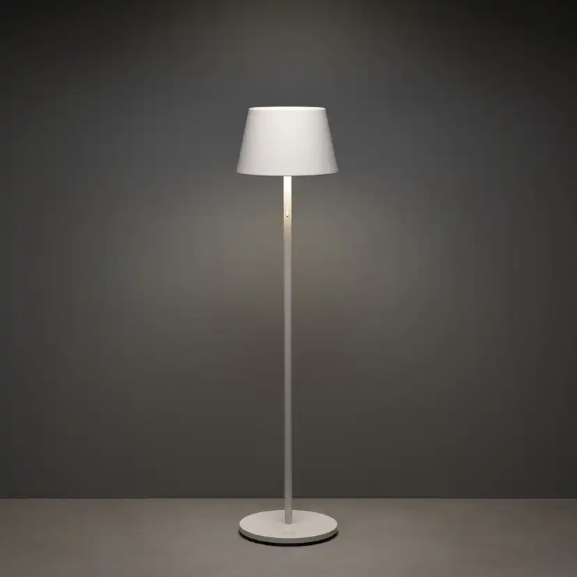 Golvlampa Gnosjö Konstsmide Pomezia USB