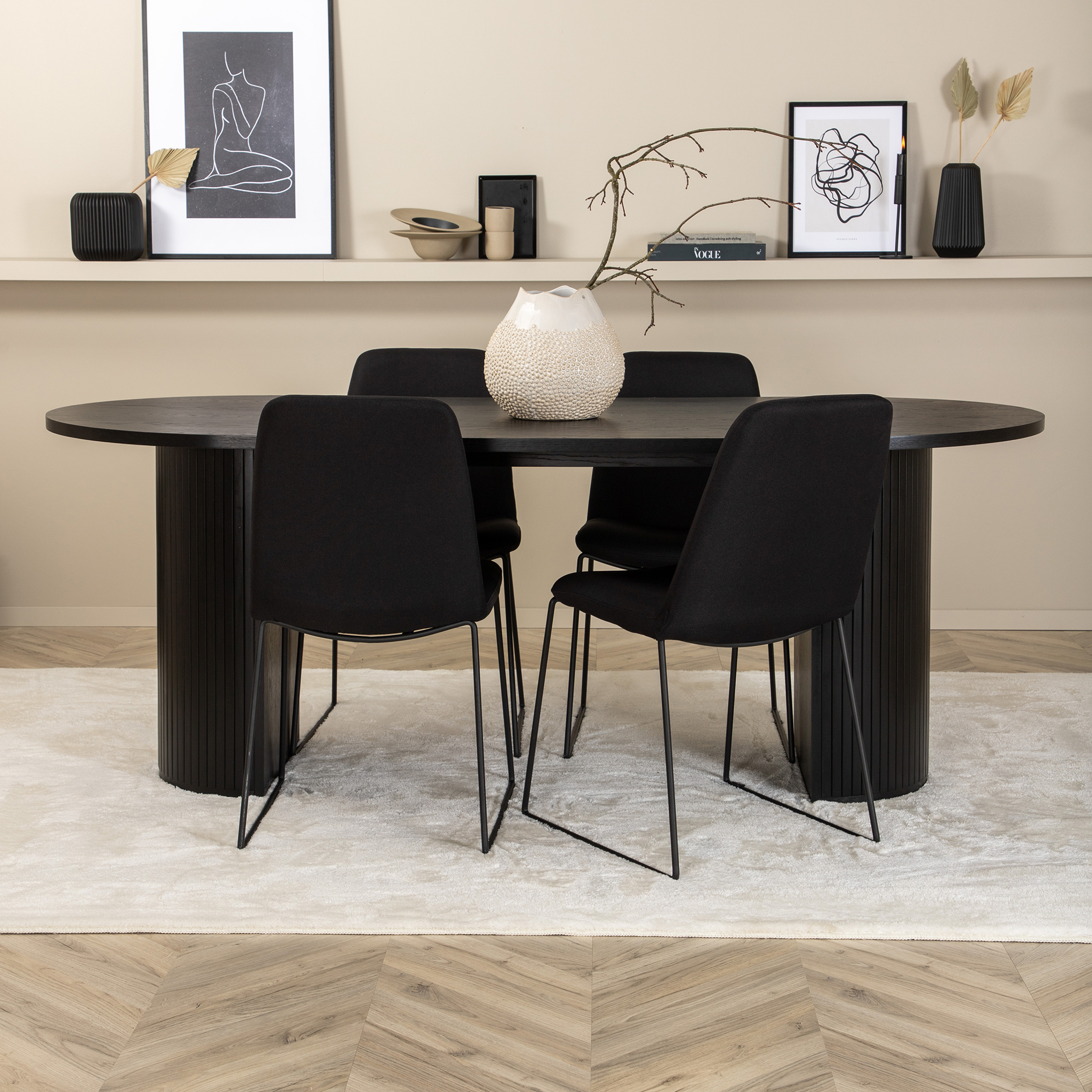 Matgrupp Venture Home Bianca med 4 Muscot Stolar